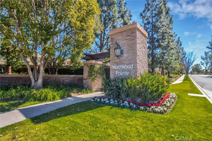Make 65 a DONE DEAL located in exclusive Trailwood, a 24 hour GUARD GATED community!