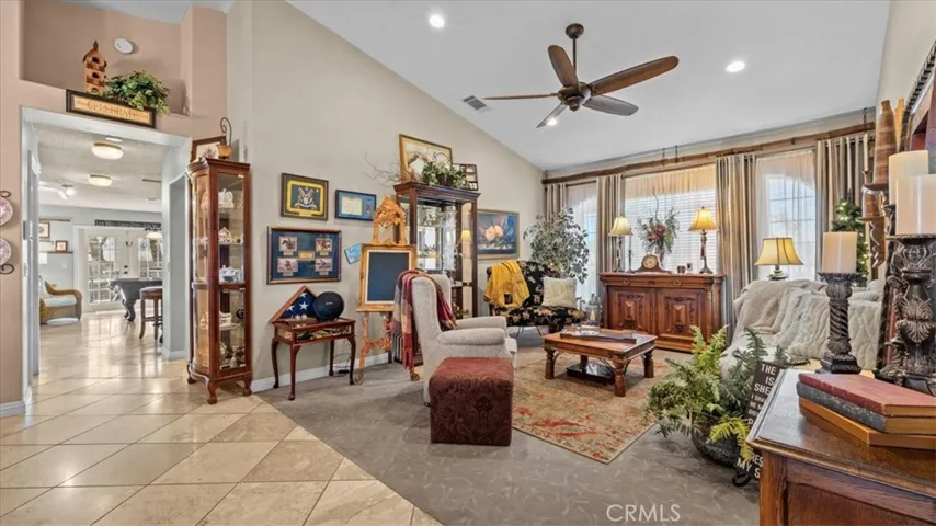 Formal sitting area:
Additional sitting area offering flexible living space