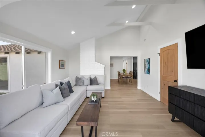 8326 Fontainbleau Way, Cypress, California 90630