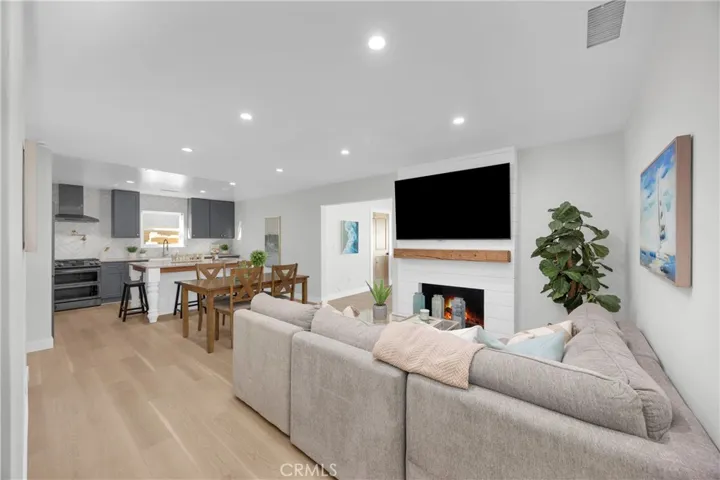 8326 Fontainbleau Way, Cypress, California 90630
