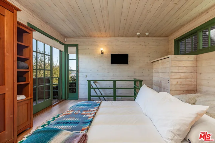 23441 Malibu Colony Road, Malibu, California 90265