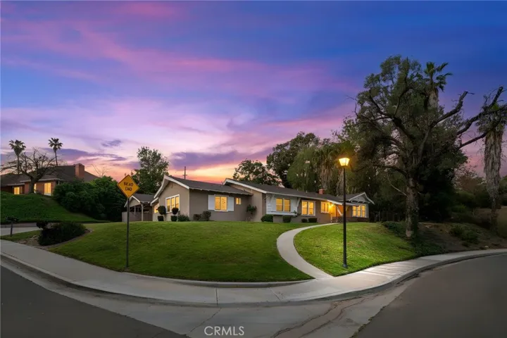 134 W Broadbent, Riverside, California 92507