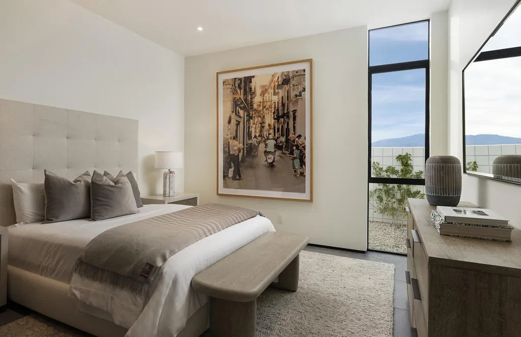Guest Room (29)