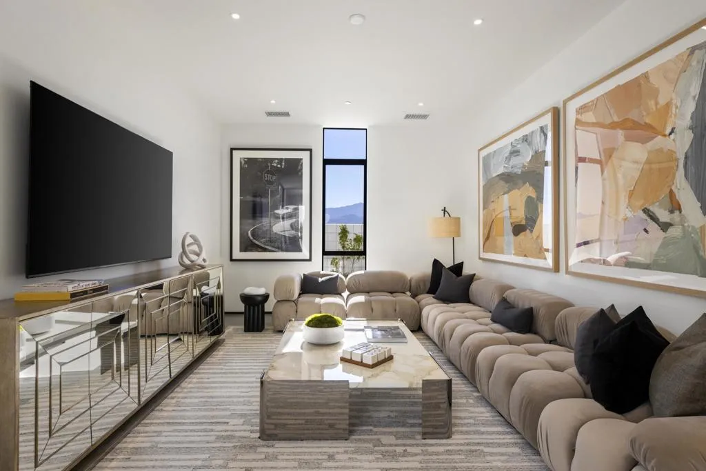 Media Room 060