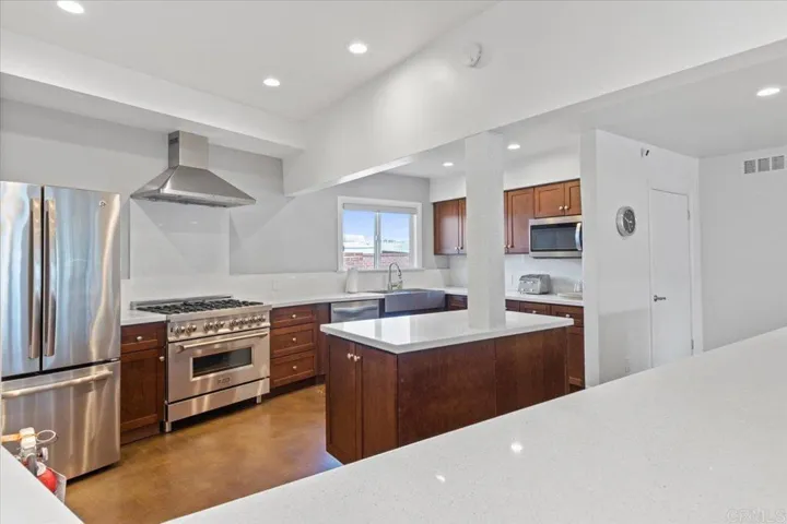 211 N Citrus Avenue 31, Escondido, California 92027
