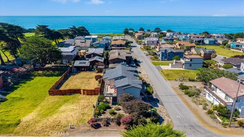 390 Lampton is near Lampton Park, the beach access at Harvey St, and the boardwalk and trails of the Fiscalini Ranch Preserve.