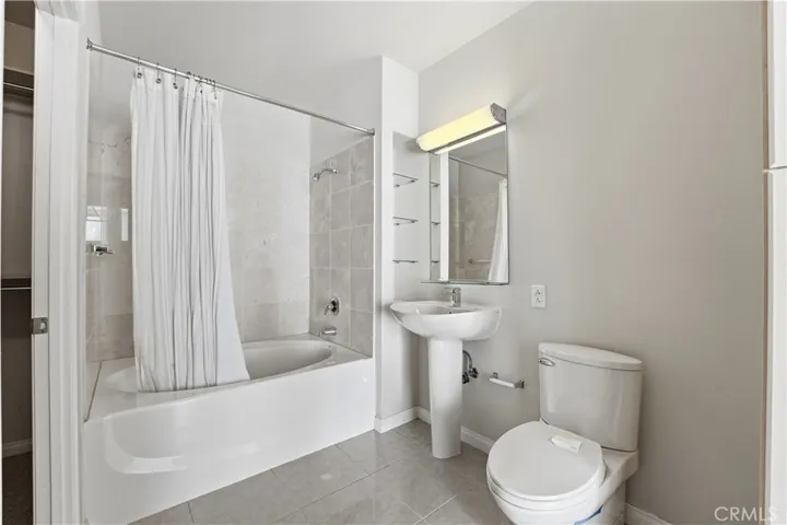 2nd Bathroom