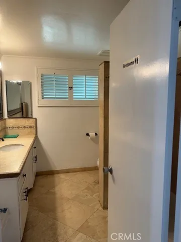Bathroo2