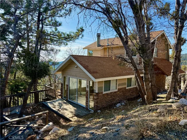 Welcome to 2190 Tank Rd. located in the beautiful town of Arrowbear Lake, CA.