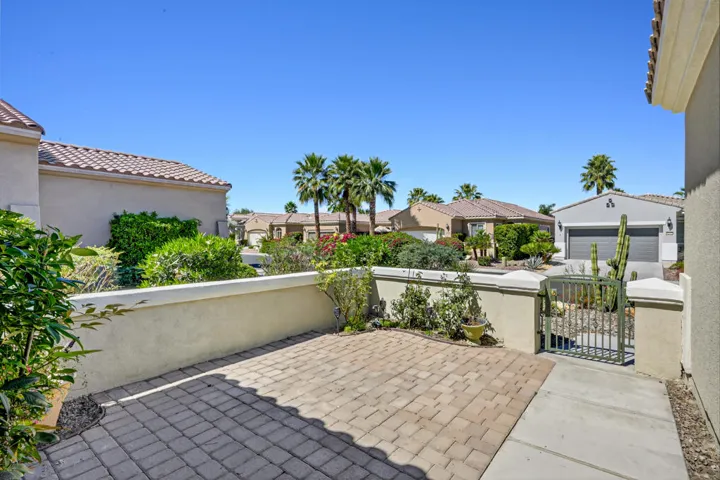 81579 Avenida De Baile