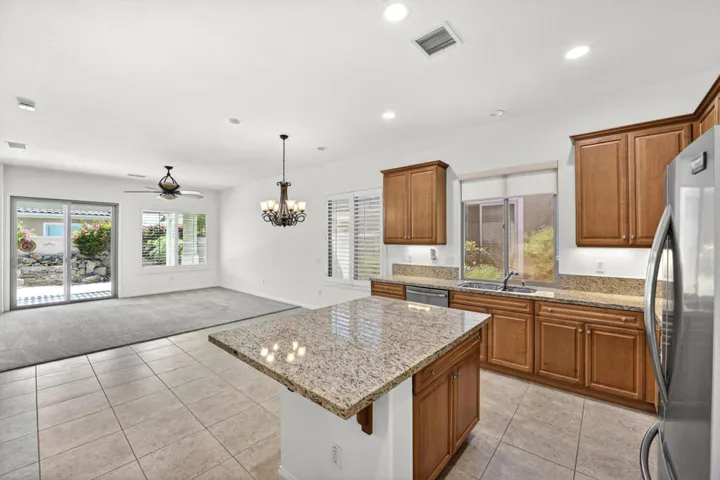 81579 Avenida De Baile
