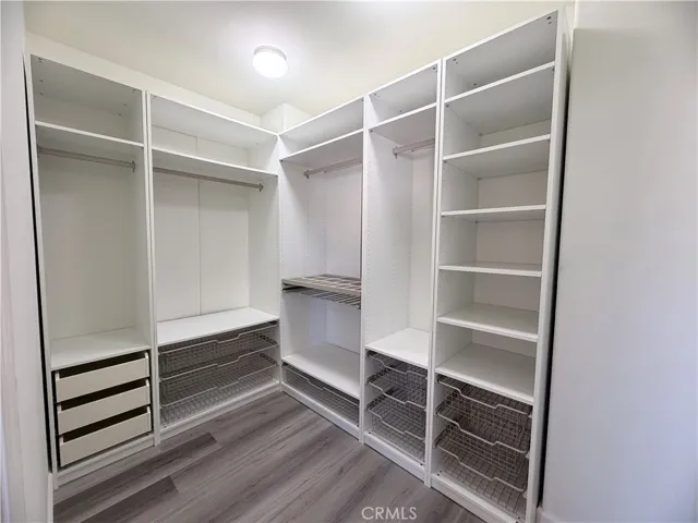 walk in closet
