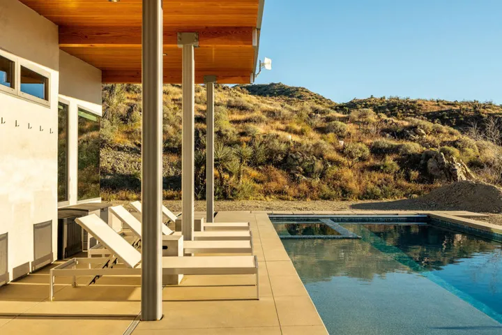 Pool & Spa
