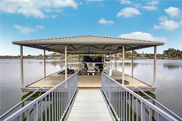 Covered Dock with lift