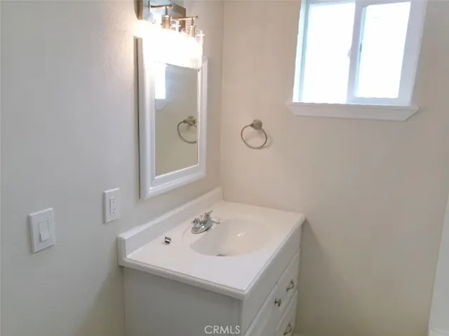 hall bath 1