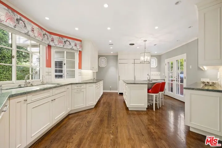 524 N Rockingham Avenue, Los Angeles, California 90049