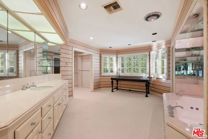524 N Rockingham Avenue, Los Angeles, California 90049