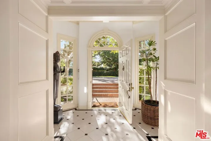 524 N Rockingham Avenue, Los Angeles, California 90049
