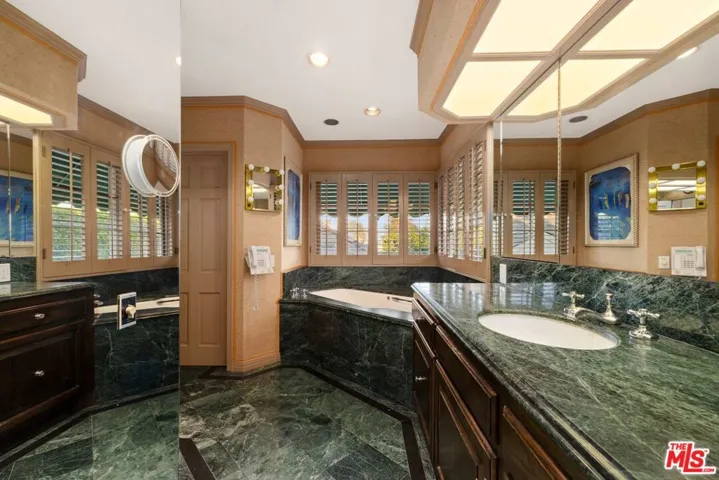 524 N Rockingham Avenue, Los Angeles, California 90049