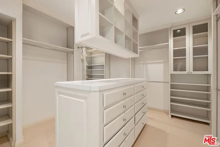524 N Rockingham Avenue, Los Angeles, California 90049