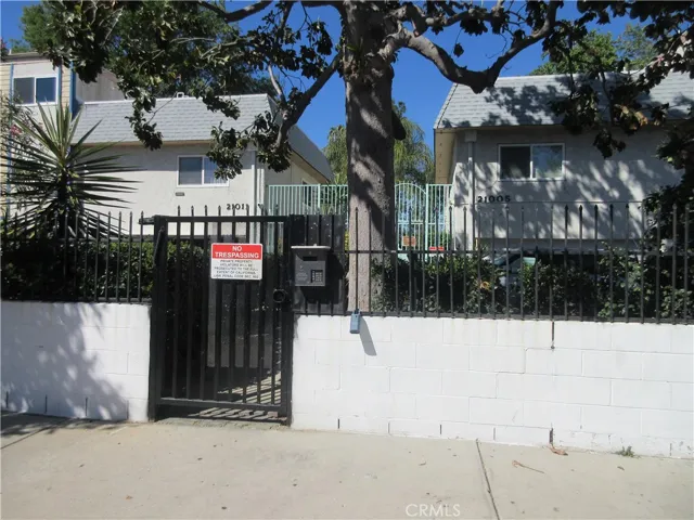 Front entrance on Gresham with Supra Box