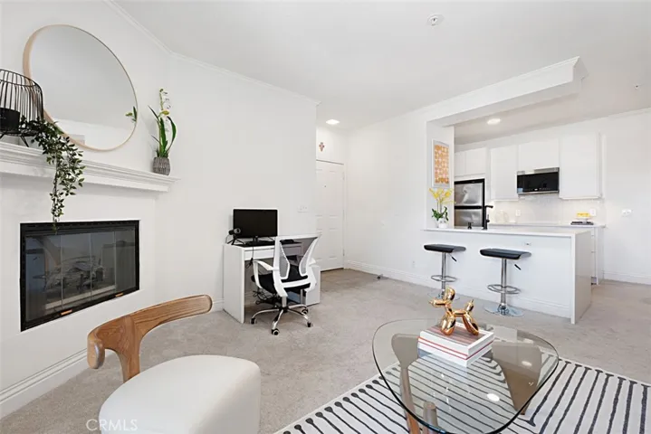 Per MLS rules, the original photo of the fireplace