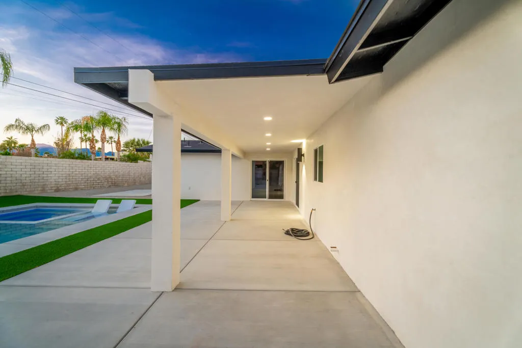 Deborah_Exterior Twilight-11