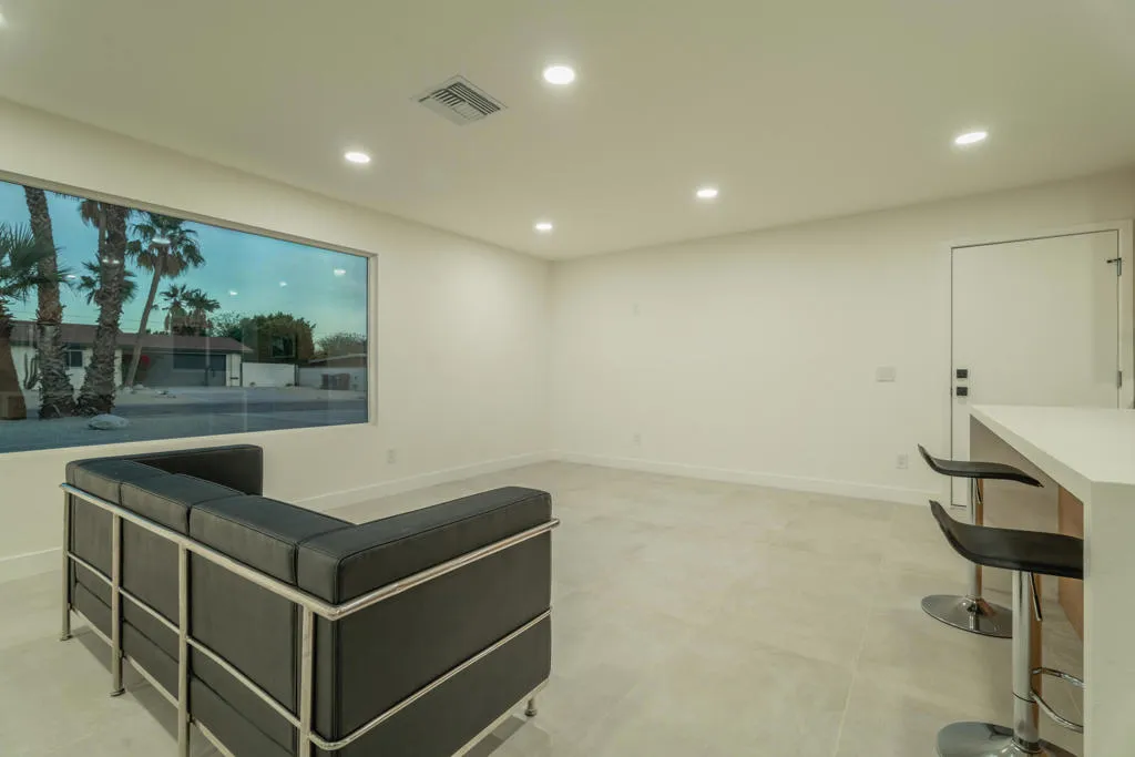 Deborah_Interior-6