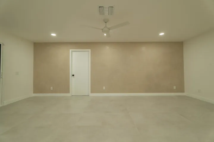 Deborah_Interior-18