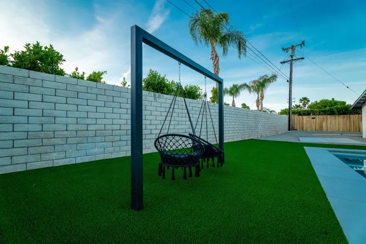 Deborah_Exterior-14