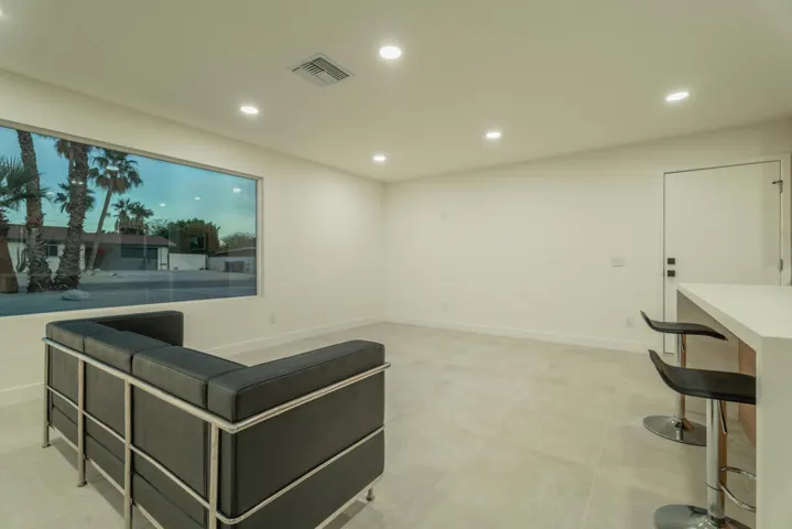Deborah_Interior-6