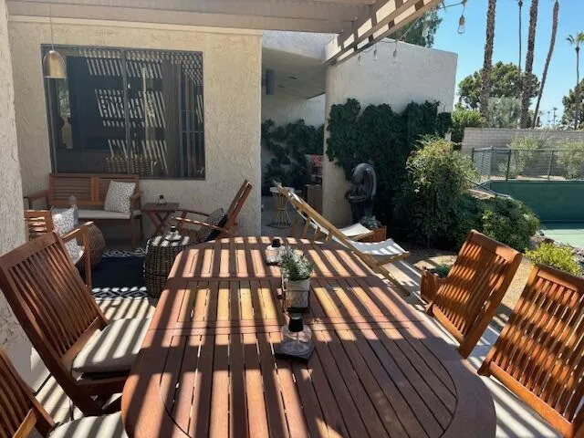 outside dining