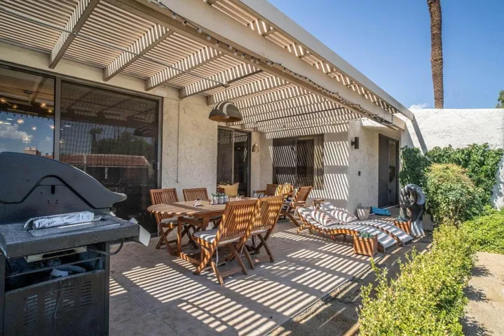 outside dining