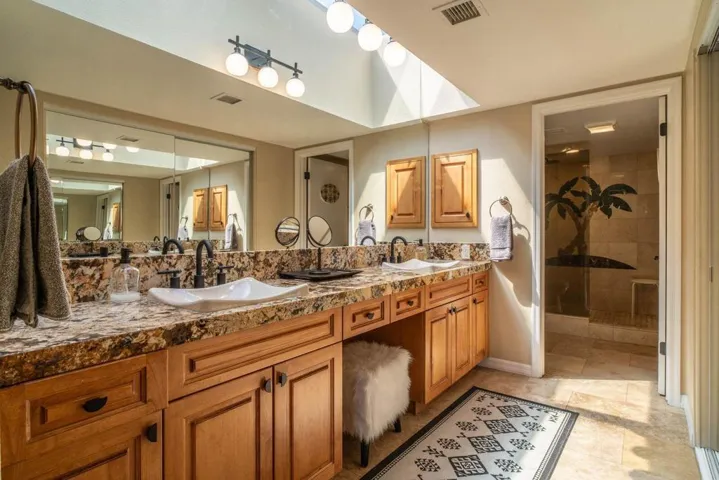 master bedroom bathroom