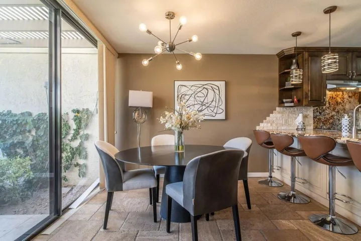 informal dining