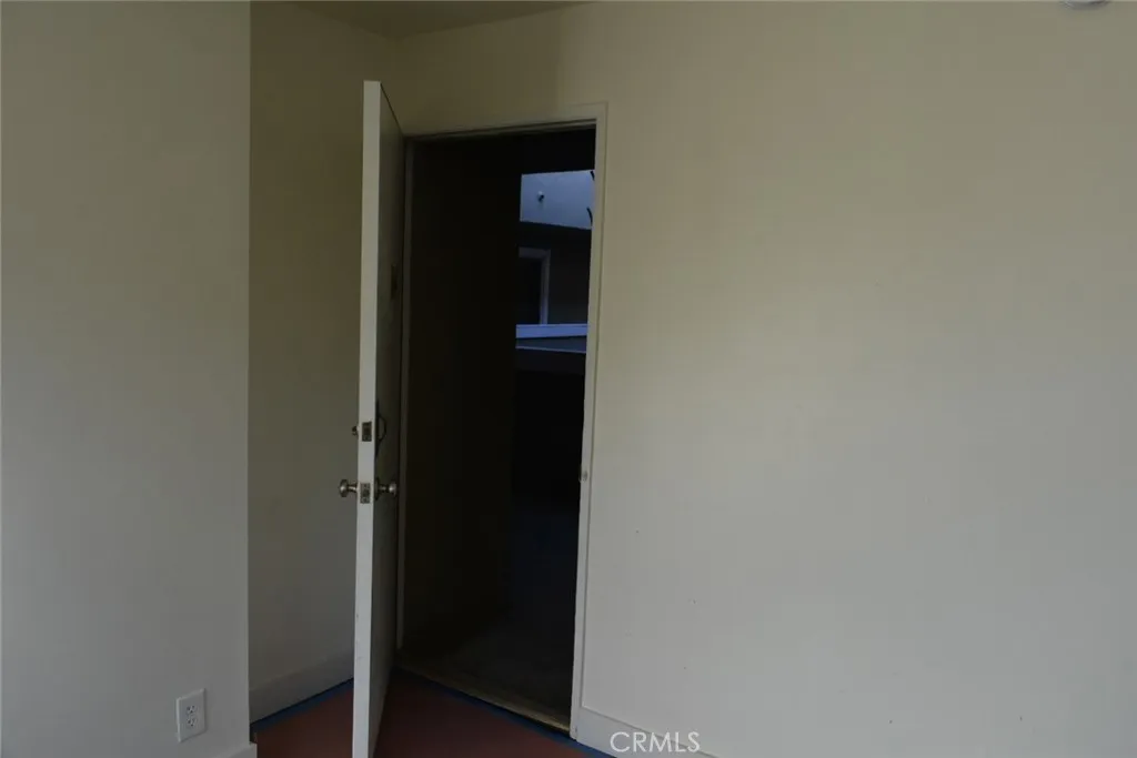 Separate private entrance from the second floor providing direct access to the lower-level bedroom, offering complete independence.
