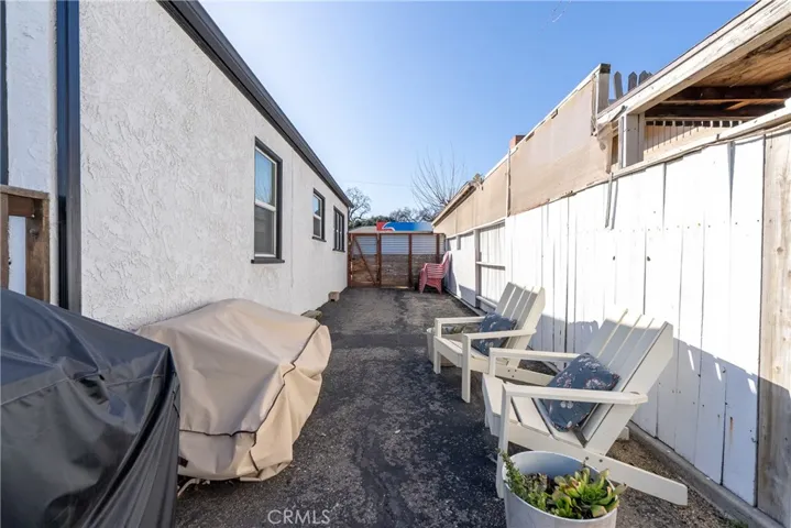 Breezeway to Spring Street - Entry to Top Unit