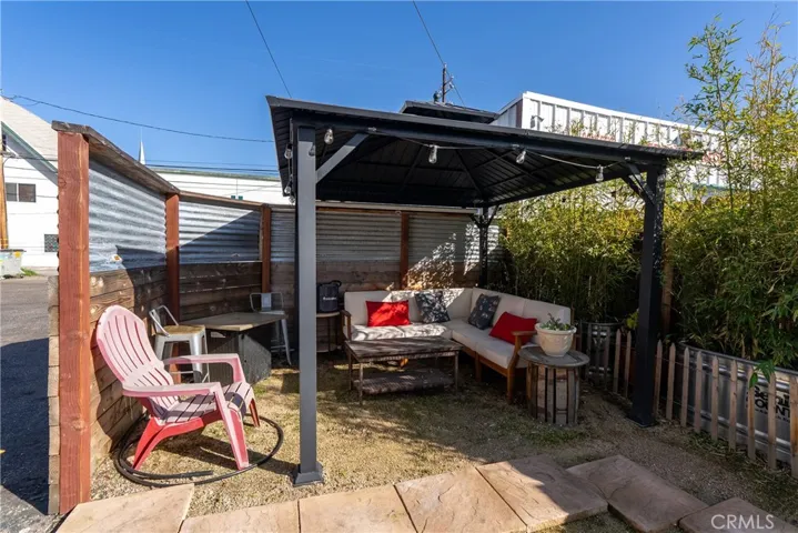 2 bed unit courtyard with gazebo