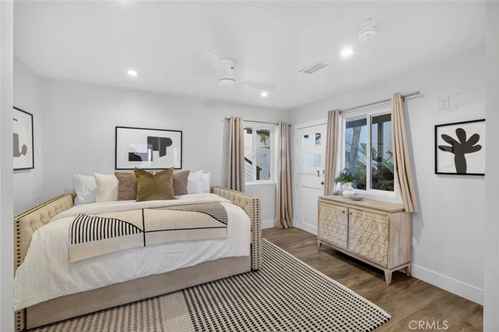 Second downstairs guest room with ocean view terrace