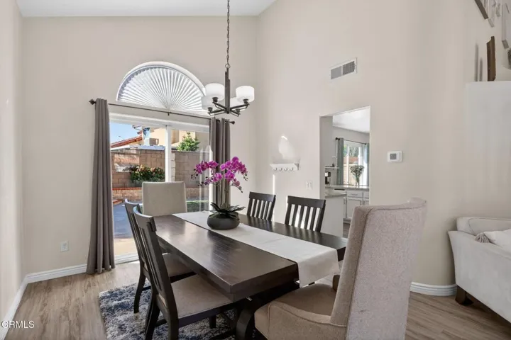 8-web-or-mls-Upmarket Media-1120 1st-010