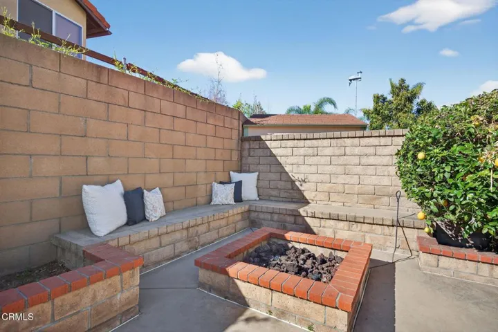 37-web-or-mls-Upmarket Media-1120 1st-09