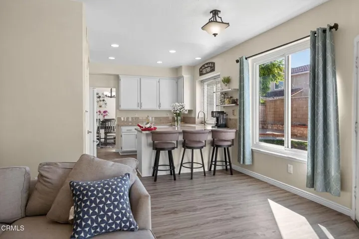 17-web-or-mls-Upmarket Media-1120 1st-03