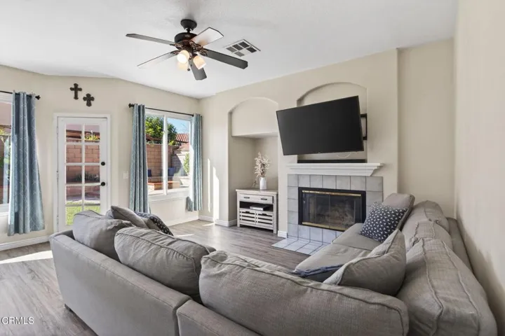 18-web-or-mls-Upmarket Media-1120 1st-04