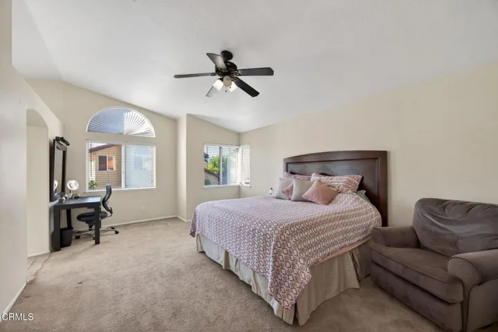 20-web-or-mls-Upmarket Media-1120 1st-05