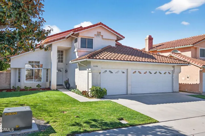 2-web-or-mls-Upmarket Media-1120 1st-085