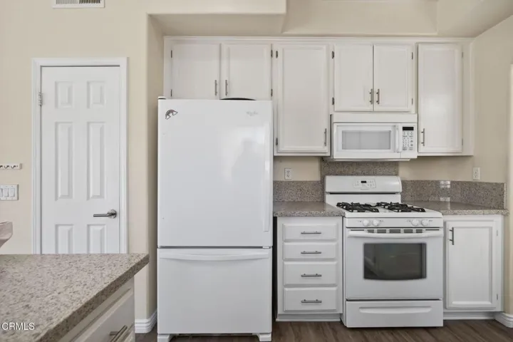 14-web-or-mls-Upmarket Media-1120 1st-02