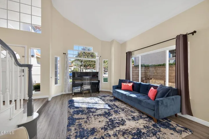 7-web-or-mls-Upmarket Media-1120 1st-008