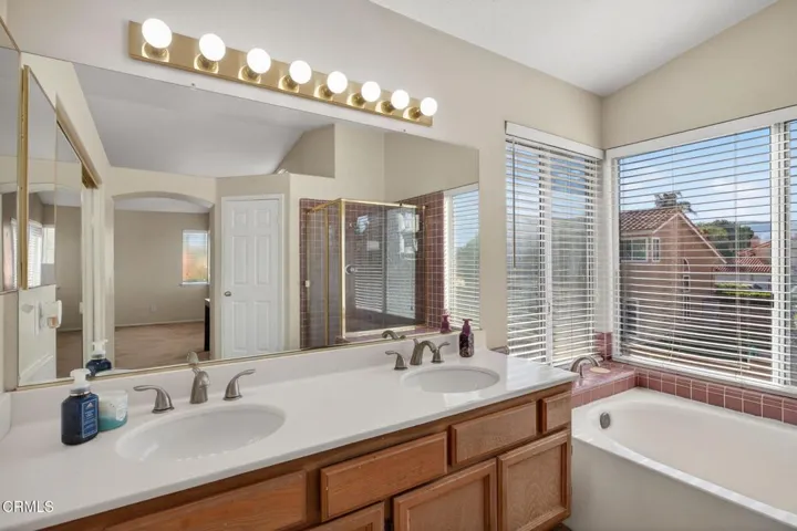 24-web-or-mls-Upmarket Media-1120 1st-07