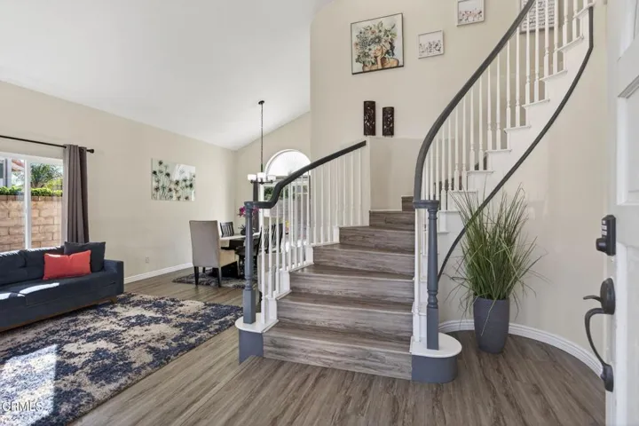 5-web-or-mls-Upmarket Media-1120 1st-003