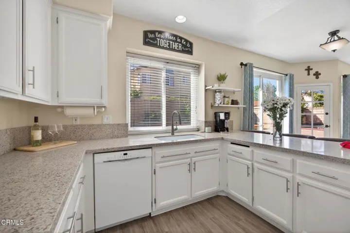 12-web-or-mls-Upmarket Media-1120 1st-02